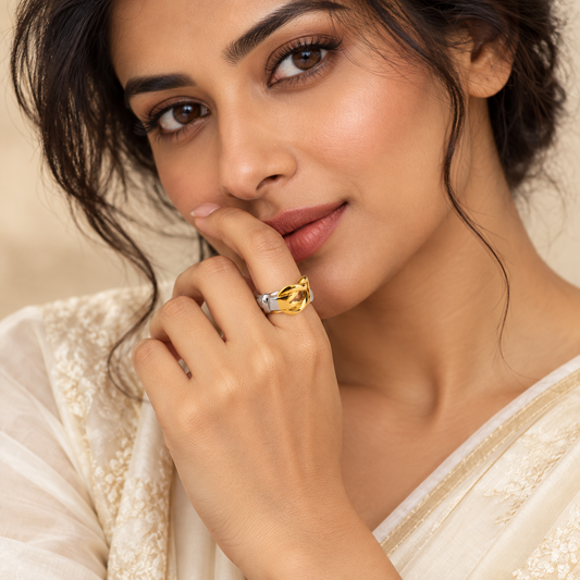 Golden Knot Luxe Ring