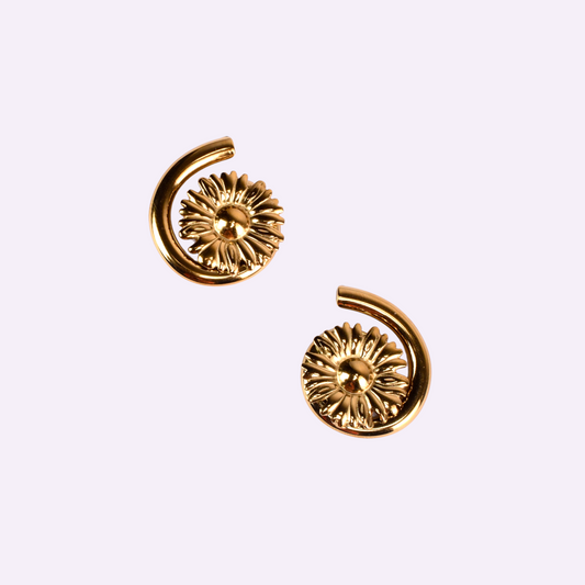 Daisy Gold Flower Earrings