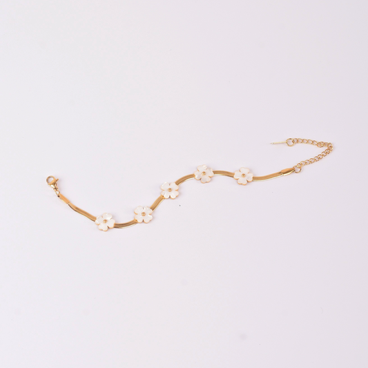 Bloom Charm Gold Flower Bracelet