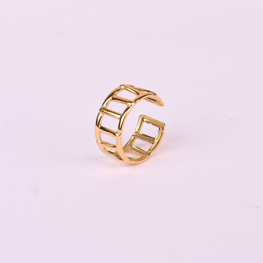 Ladder Luxe Ring